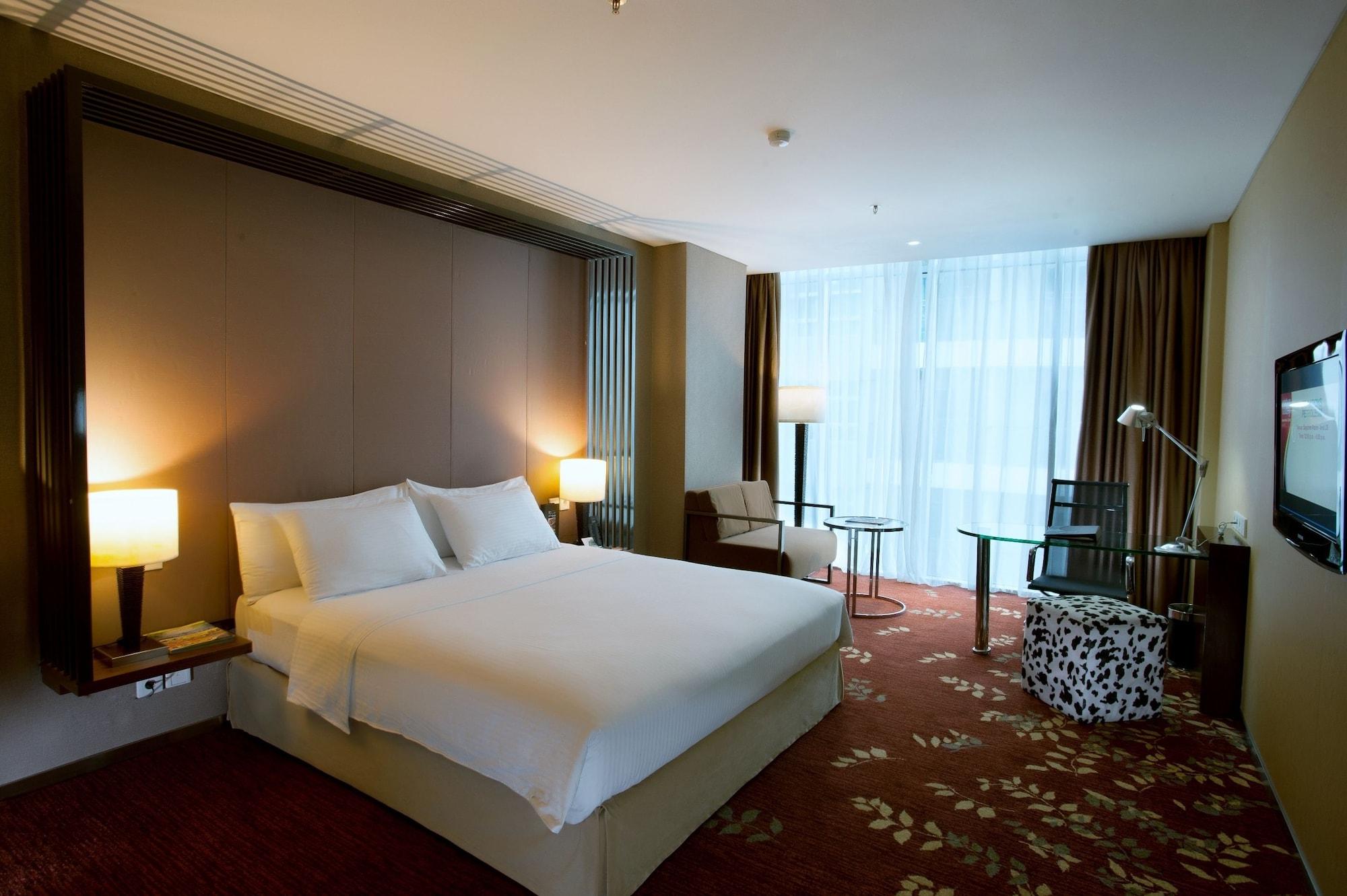 Cambridge Hotel Медан Екстериор снимка