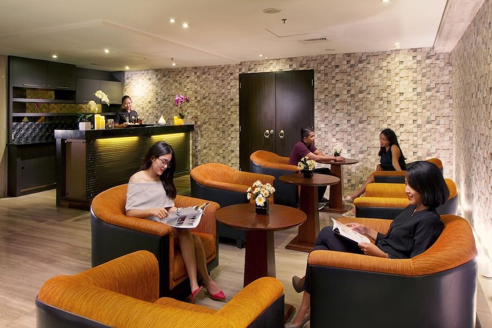 Cambridge Hotel Медан Екстериор снимка