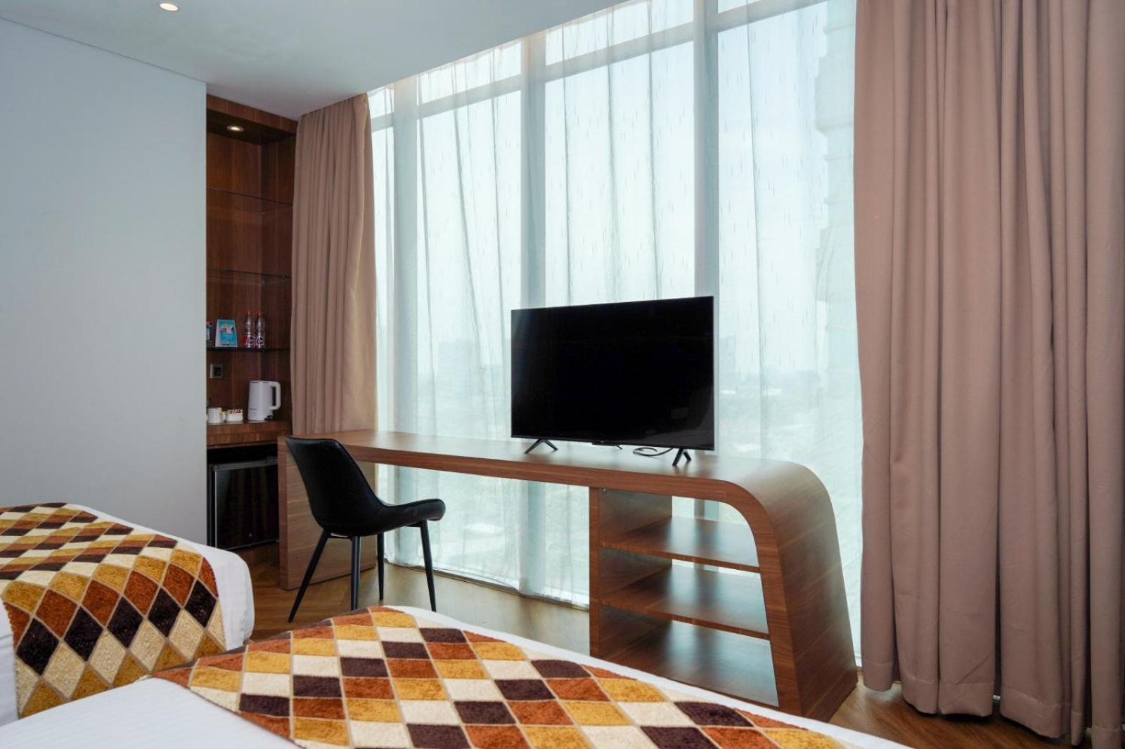 Cambridge Hotel Медан Екстериор снимка