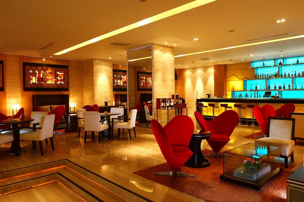 Cambridge Hotel Медан Екстериор снимка