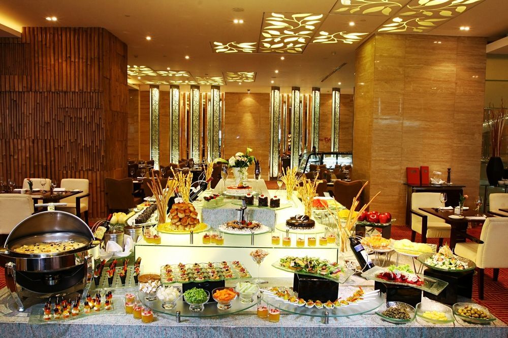 Cambridge Hotel Медан Екстериор снимка